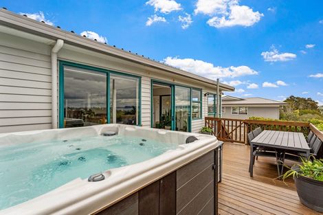 Photo of property in 3 Delshaw Avenue, Stanmore Bay, Whangaparaoa, 0932