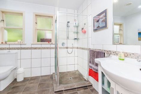 Photo of property in 13 Magdalen Street, Tawa, Wellington, 5028