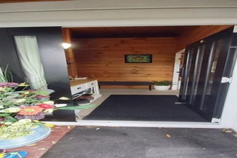 Photo of property in 1 Willowbrook Place, Titirangi, Auckland, 0604