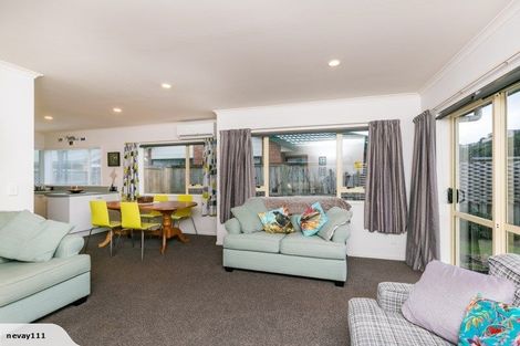 Photo of property in Miramar Villas, 12/6u Brussels Street, Miramar, Wellington, 6022