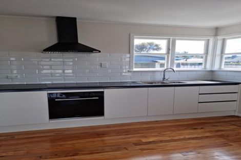 Photo of property in 14 Mariner Street, Mangere, Auckland, 2022