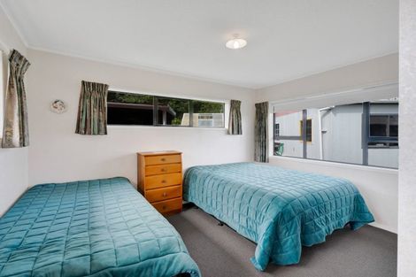 Photo of property in 16 Hussey Street, Oakura, 4314