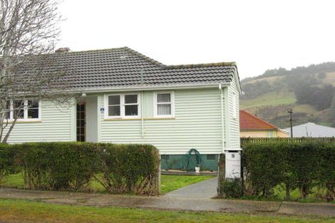 Photo of property in 3 Freyberg Avenue, Sawyers Bay, Port Chalmers, 9023