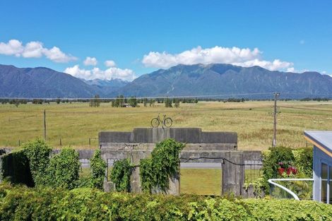 Photo of property in 327 Wanganui Flat Road, Harihari, 7884