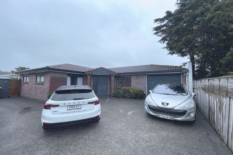 Photo of property in 2/55 Northcote Road, Hillcrest, Auckland, 0627