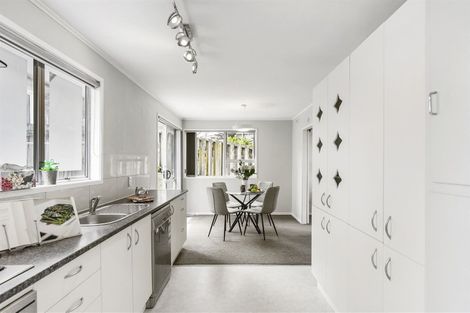 Photo of property in 21 Laurina Road, Sunnynook, Auckland, 0620