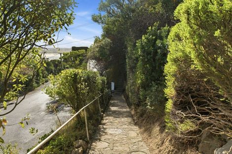 Photo of property in 39 Te Awakura Terrace, Mount Pleasant, Christchurch, 8081