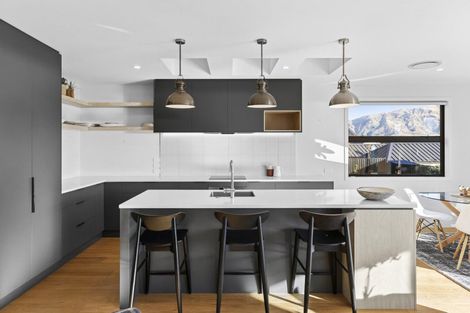 Photo of property in 9 Landsborough Lane, Wanaka, 9305