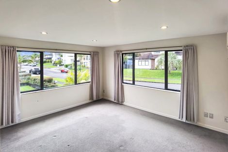 Photo of property in 19 Wye Oak Drive, Schnapper Rock, Auckland, 0632