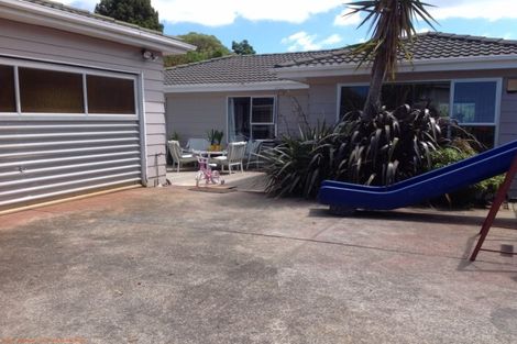 Photo of property in 12 Malmo Place, Massey, Auckland, 0614