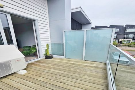 Photo of property in 4 Ceramic Lane, New Lynn, Auckland, 0600
