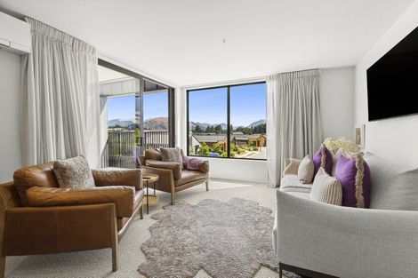 Photo of property in 3/5 Northlake Drive, Wanaka, 9305