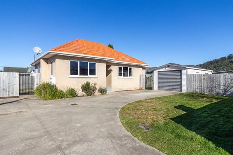 Photo of property in 11 Cochrane Street, Fairy Springs, Rotorua, 3015