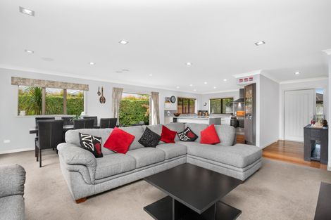 Photo of property in 2 Rays Way, Tuakau, 2121