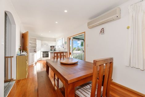 Photo of property in 18 Lavelle Road, Henderson, Auckland, 0612