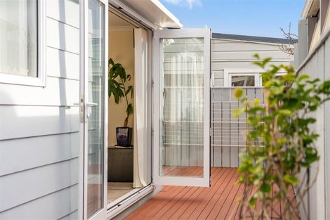 Photo of property in 35f2 Tahi Street, Miramar, Wellington, 6022