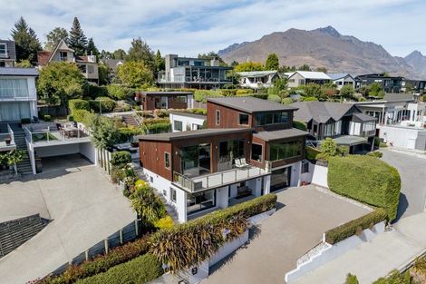 Photo of property in 560 Peninsula Road, Kelvin Heights, Queenstown, 9300