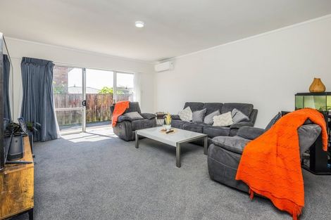 Photo of property in 2/11 Coates Road, Papatoetoe, Auckland, 2025