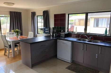 Photo of property in 463 Don Buck Road, Massey, Auckland, 0614