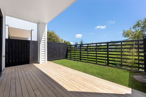 Photo of property in 1/18 Albert Road, Kelston, Auckland, 0602