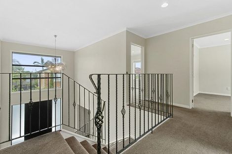 Photo of property in 6a Mansion Court, West Harbour, Auckland, 0618