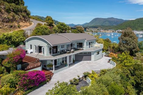 Photo of property in 2 Marina View, Waikawa, Picton, 7281