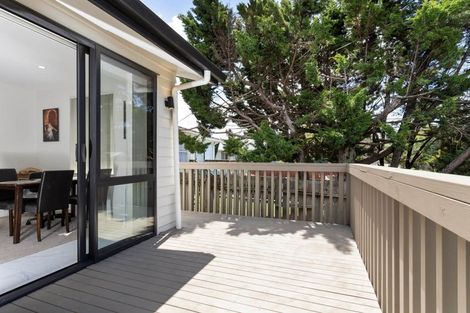 Photo of property in 10 Don Buck Road, Massey, Auckland, 0614