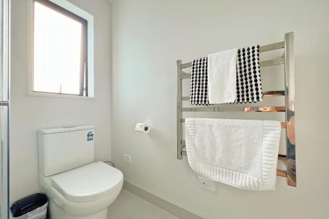 Photo of property in 321a Pakuranga Road, Pakuranga Heights, Auckland, 2010