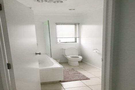 Photo of property in 22 Ashmere Lane, Weymouth, Auckland, 2103