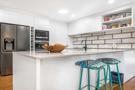 Photo of property in 15 Awaroa Stream Drive, Waiuku, 2123