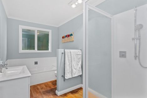 Photo of property in 10 Tralee Street, Omokoroa, 3114