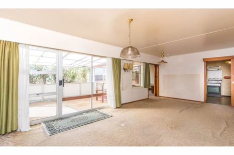Photo of property in 8 Sarona Avenue, Glen Eden, Auckland, 0602