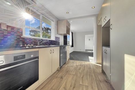 Photo of property in 14 Barclay Street, Newlands, Wellington, 6037