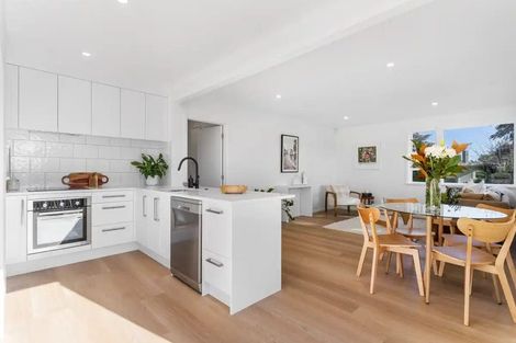 Photo of property in 16a Durham Street, Te Atatu Peninsula, Auckland, 0610