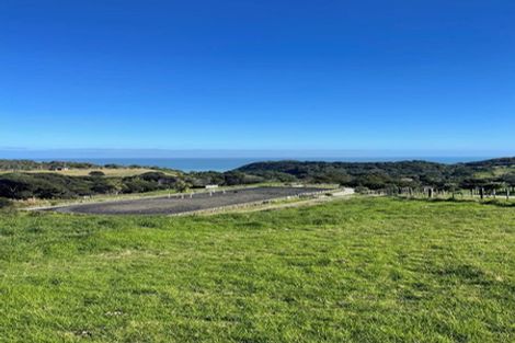 Photo of property in 12 Constable Road, Muriwai, Waimauku, 0881