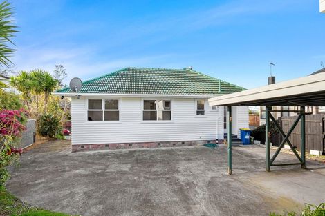 Photo of property in 63 Divich Avenue, Te Atatu South, Auckland, 0610