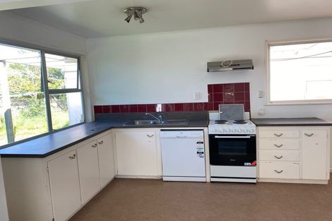 Photo of property in 24 Tiri Tiri Road, Birkdale, Auckland, 0626