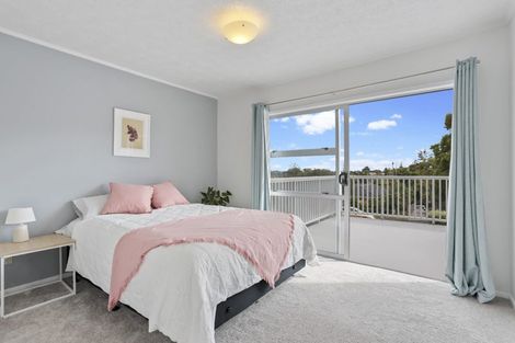 Photo of property in 35 Terra Nova Street, Glen Eden, Auckland, 0602