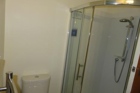 Photo of property in 10 Stella Grove, Newlands, Wellington, 6037