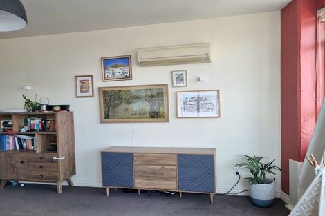 Photo of property in Endeavour Apartments, 10/125u Thorndon Quay, Pipitea, Wellington, 6011