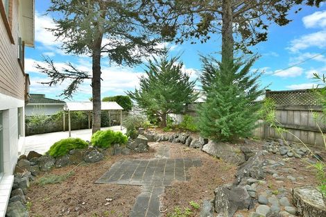 Photo of property in 55 Braemar Road, Castor Bay, Auckland, 0620