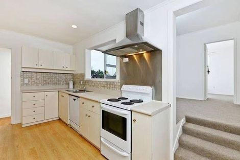 Photo of property in 1/156 Forrest Road, Forrest Hill, Auckland, 0620