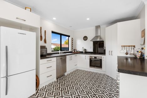 Photo of property in 28 River View Road, Morrinsville, 3300
