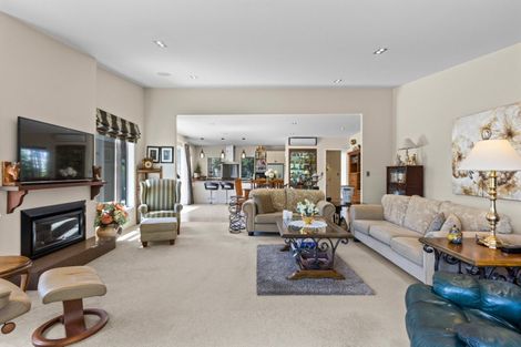 Photo of property in 16 Le Quesnoy Place, Cambridge, 3434