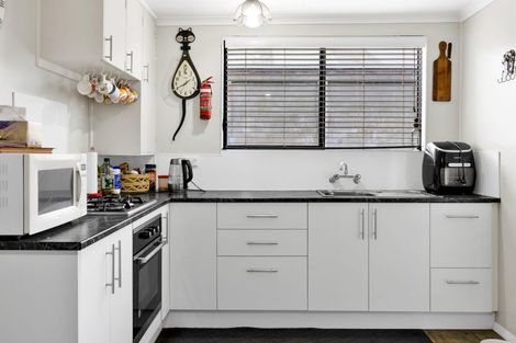 Photo of property in 82 Union Street, Hawera, 4610