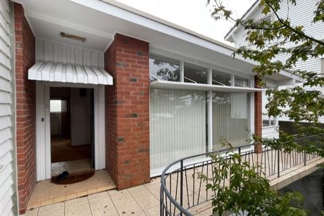 Photo of property in 15 Helen Street, Brooklyn, Wellington, 6021