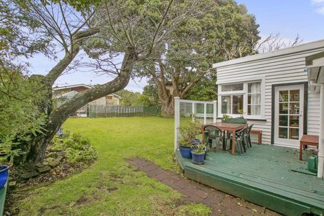Photo of property in 83 Vivian Street, New Plymouth, 4310