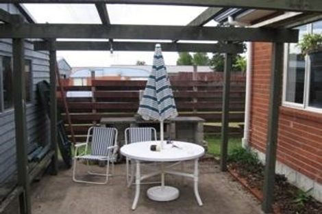 Photo of property in 13 Huruhuru Road, Massey, Auckland, 0614