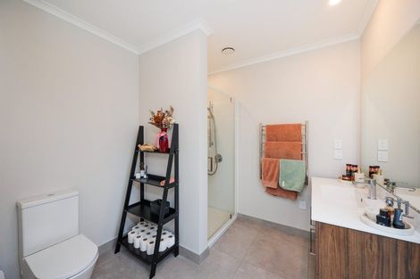 Photo of property in 16 Cyprus Place, Fitzherbert, Palmerston North, 4410