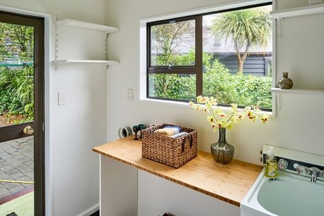 Photo of property in 372 Muritai Road, Eastbourne, Lower Hutt, 5013